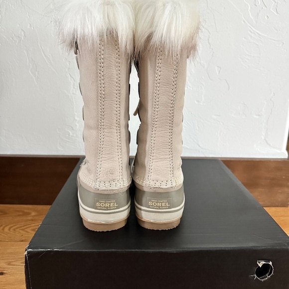 LIKE NEW JOAN OF ARCTIC™ WOMEN'S WATERPROOF BOOT - Picture 4 of 7